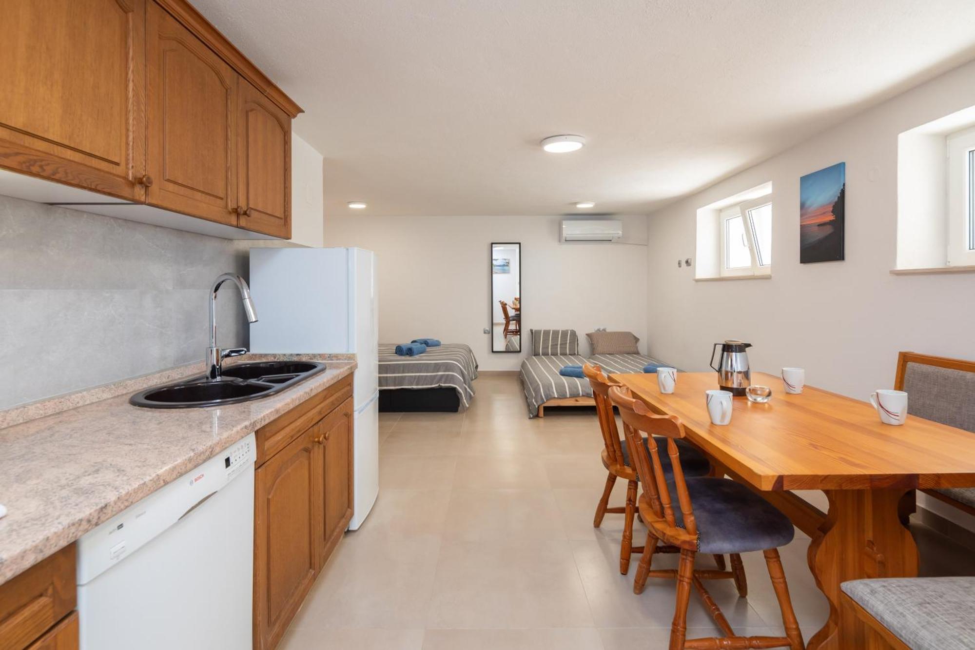 Sunshine Suites โอมิช ภายนอก รูปภาพ
